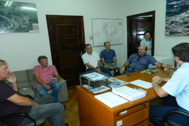 Lindo jogo de copa - Móveis - Morada do Acampamento, Governador